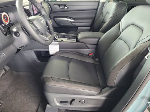 New 2026 Nissan Pathfinder SL w/ SL Premium Package FWD image 9