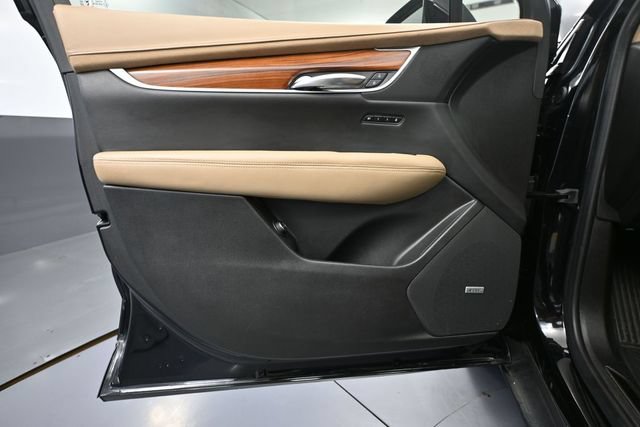 Used 2019 Cadillac XT5 Platinum AWD/4WD image 14