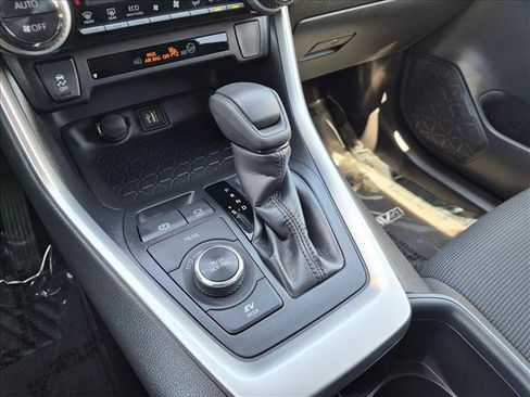 Used 2024 Toyota RAV4 LE AWD/4WD image 12