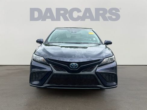 Used 2022 Toyota Camry SE FWD image 2