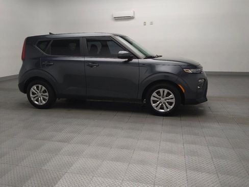 Used 2020 Kia Soul LX image 11