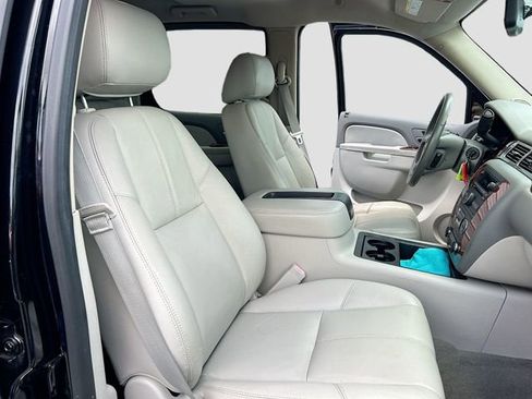 Used 2014 Chevrolet Silverado 2500 LTZ w/ LTZ Plus Package AWD/4WD image 21