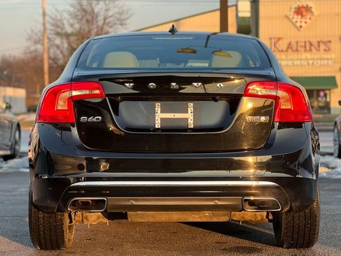 Used 2018 Volvo S60 T5 Inscription Platinum w/ Climate Package image 6