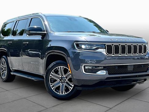 Used 2025 Jeep Wagoneer 4WD image 2