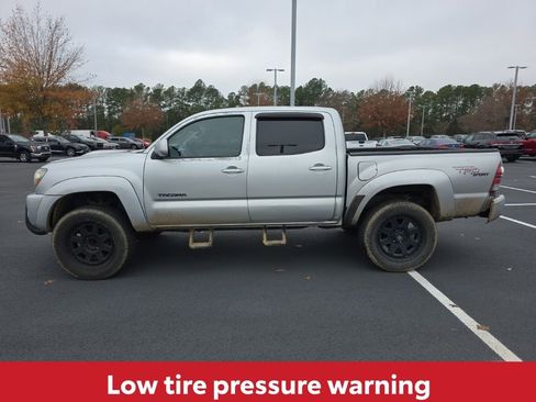 Used 2011 Toyota Tacoma PreRunner image 4