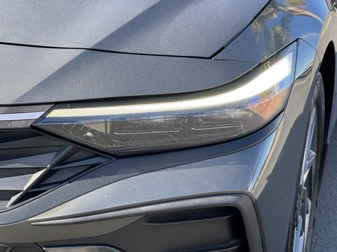 Used 2024 Hyundai Elantra SEL image 6