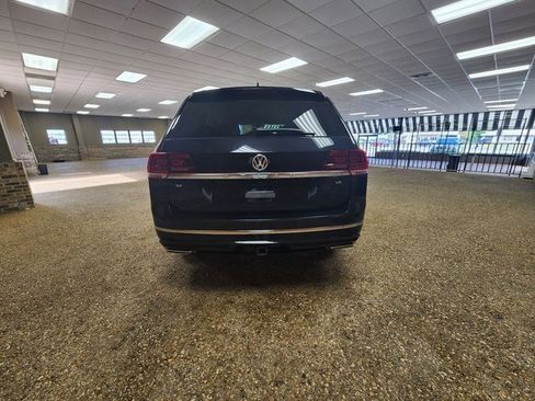 Used 2019 Volkswagen Atlas SE w/ Towing Package image 8