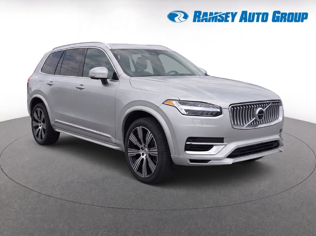 Certified 2025 Volvo XC90 T8 Plus AWD/4WD image 2