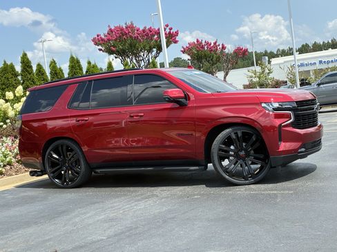 Used 2023 Chevrolet Tahoe RST w/ Luxury Package AWD/4WD image 3