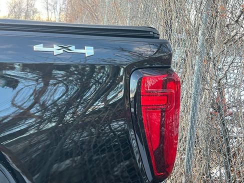 Used 2023 GMC Sierra 1500 Elevation image 45