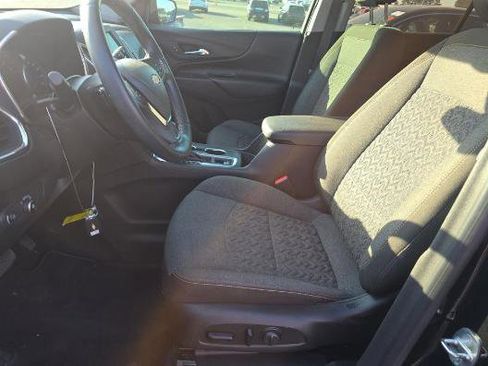 Used 2023 Chevrolet Equinox LT w/ Driver Convenience Package FWD image 3