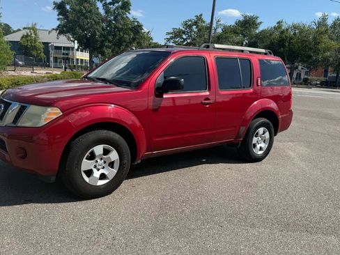 Used 2011 Nissan Pathfinder S image 2