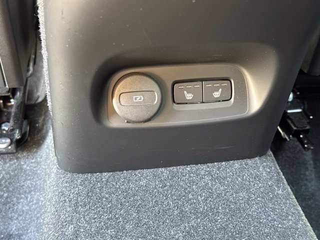 Certified 2024 Volvo XC40 B5 Core AWD/4WD image 14