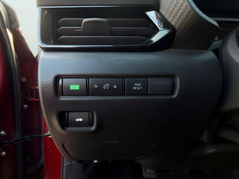 Certified 2024 Nissan Sentra SV FWD image 19