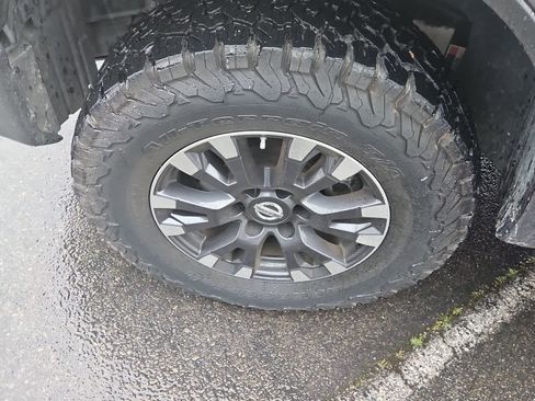 Used 2017 Nissan Titan PRO-4X w/ Pro-4x Convenience Package image 3