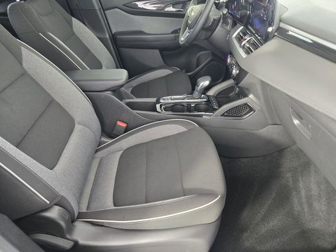 New 2026 Chevrolet TrailBlazer LT w/ LT Cold Weather Package FWD image 15