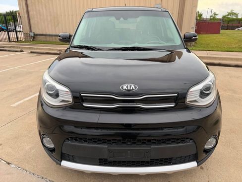 Used 2018 Kia Soul + w/ + Primo LIT Package FWD image 2