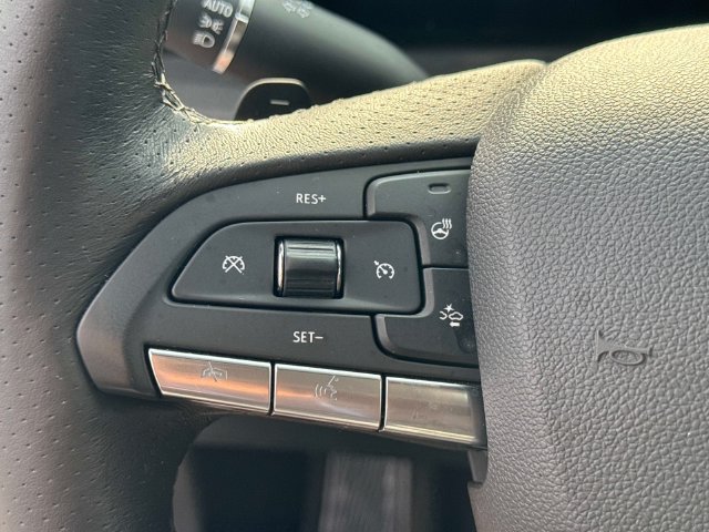 Certified 2024 Cadillac XT4 Sport w/ Technology Package AWD/4WD image 30