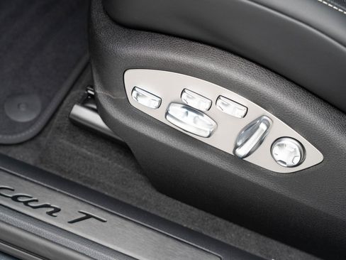 New 2026 Porsche Macan image 15