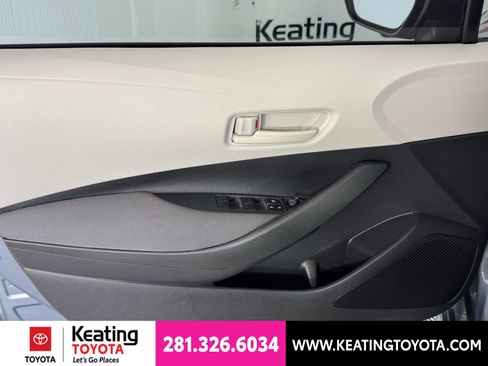 Used 2022 Toyota Corolla LE FWD image 11