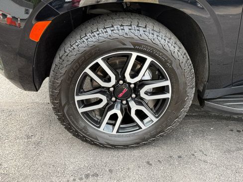 Used 2023 GMC Yukon AT4 image 9