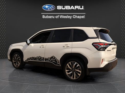 Used 2025 Subaru Forester Touring AWD/4WD image 6