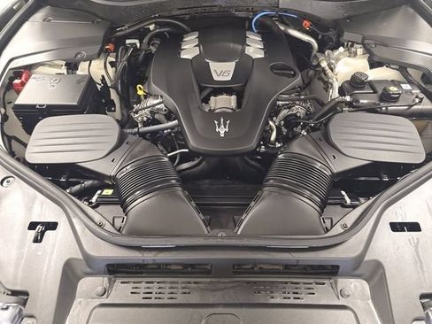 Used 2023 Maserati Levante GT AWD/4WD image 13