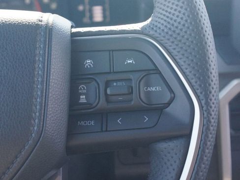 Used 2025 Toyota Tacoma SR5 AWD/4WD image 11
