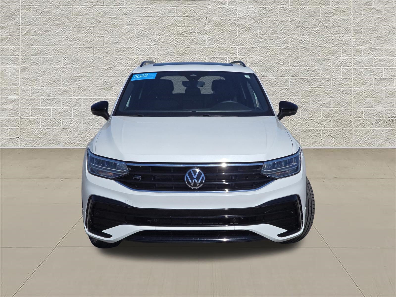 Certified 2022 Volkswagen Tiguan SE R-Line AWD/4WD image 2