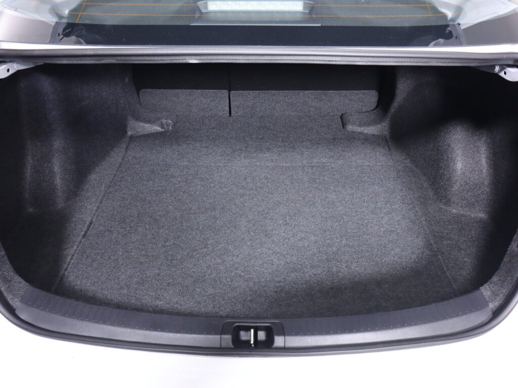 Used 2025 Toyota Corolla LE FWD image 28