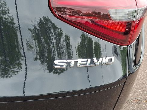 Used 2023 Alfa Romeo Stelvio Veloce AWD/4WD image 33