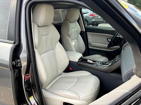 Used 2019 Land Rover Range Rover Evoque SE AWD/4WD image 7