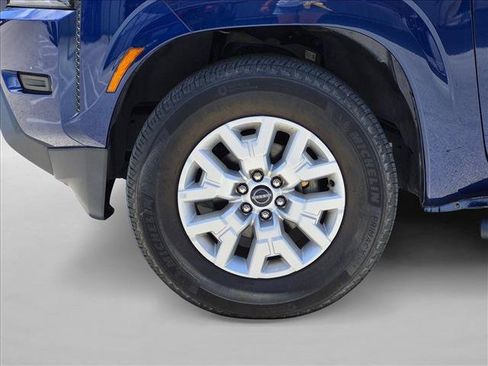 Used 2023 Nissan Frontier SV RWD image 14