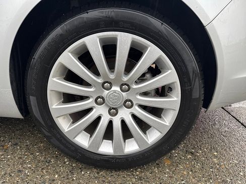 Used 2011 Buick Regal CXL image 4