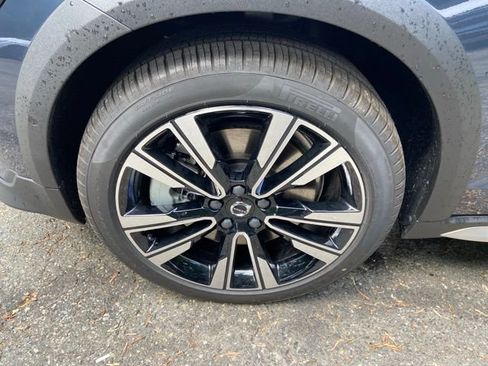 New 2026 Volvo V60 B5 Cross Country Ultra w/ Climate Package AWD/4WD image 9