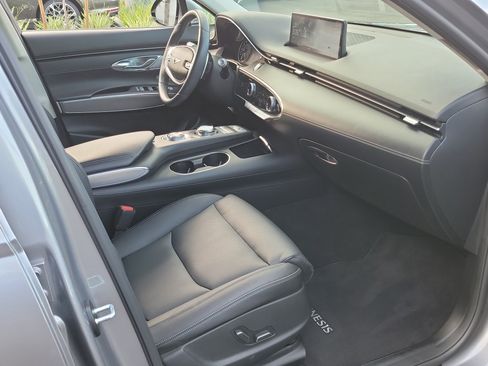 Certified 2024 Genesis GV70 2.5T w/ Select Package image 23