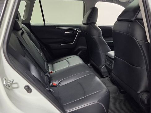 Used 2021 Toyota RAV4 XLE Premium FWD image 15