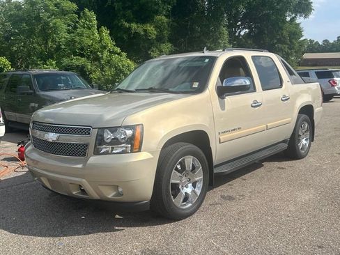 Used 2008 Chevrolet Avalanche LTZ w/ LTZ Preferred Equipment Group RWD image 1