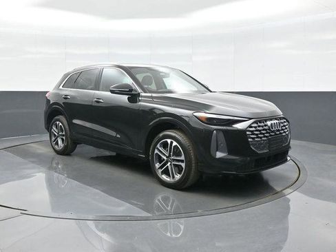 Certified 2025 Audi Q5 Premium w/ Convenience Package image 1