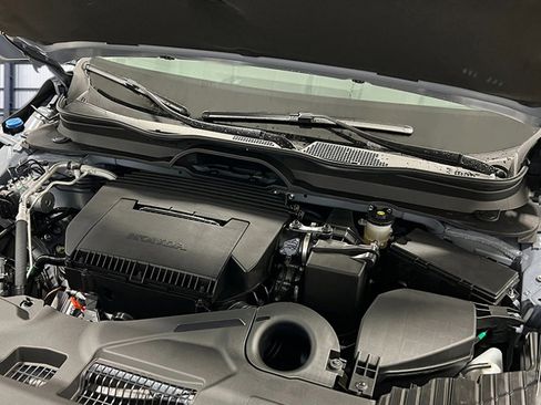 New 2025 Honda Pilot Touring image 13