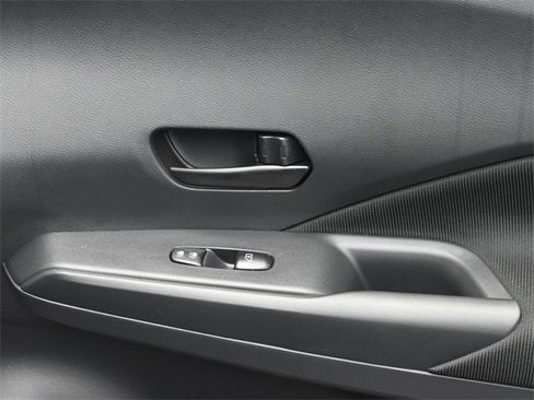 Used 2025 Nissan Kicks Play S image 34