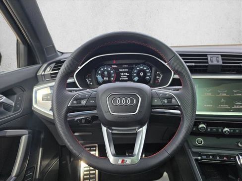 Certified 2025 Audi Q3 2.0T Premium Plus w/ Premium Plus Package image 19