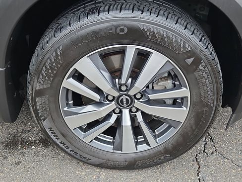Certified 2024 Nissan Pathfinder SL w/ Cargo Package AWD/4WD image 8