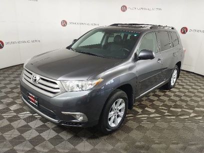 Used 2012 Toyota Highlander SE w/ Tow Pkg