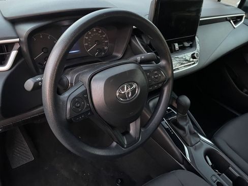 Used 2025 Toyota Corolla LE image 25