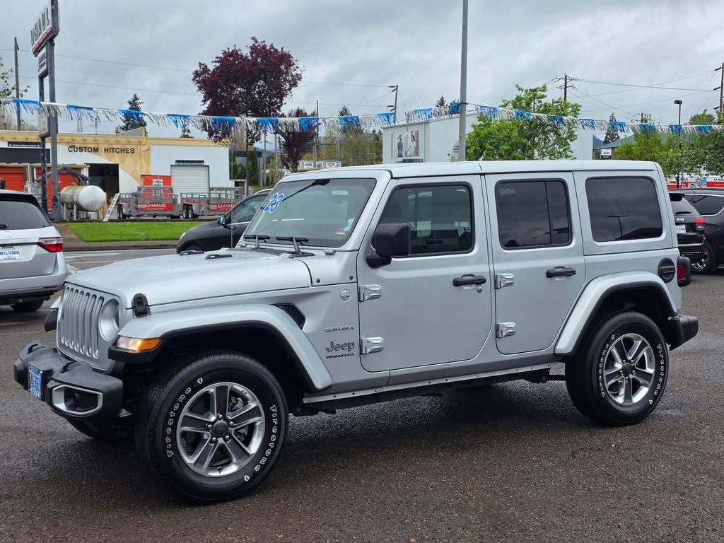 Used 2023 Jeep Wrangler Unlimited Sahara AWD/4WD image 32