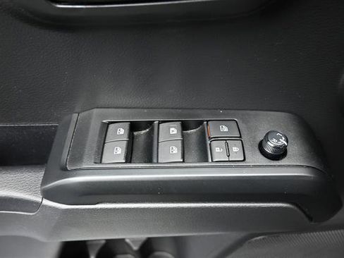 Certified 2023 Toyota Tacoma SR AWD/4WD image 6