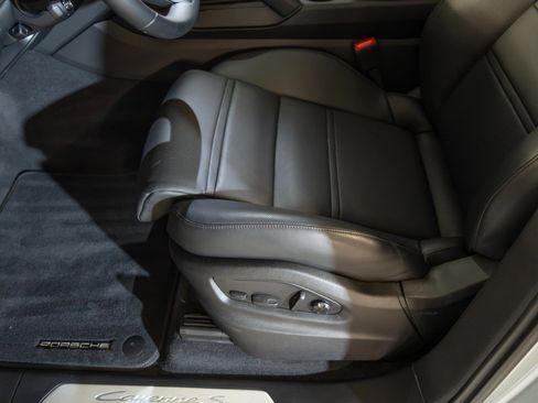 Certified 2026 Porsche Cayenne S AWD/4WD image 13