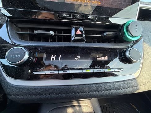 Used 2025 Toyota Corolla SE image 25