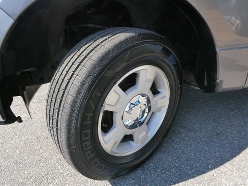 Used 2011 Ford F150 XLT w/ XLT Convenience Pkg RWD image 27